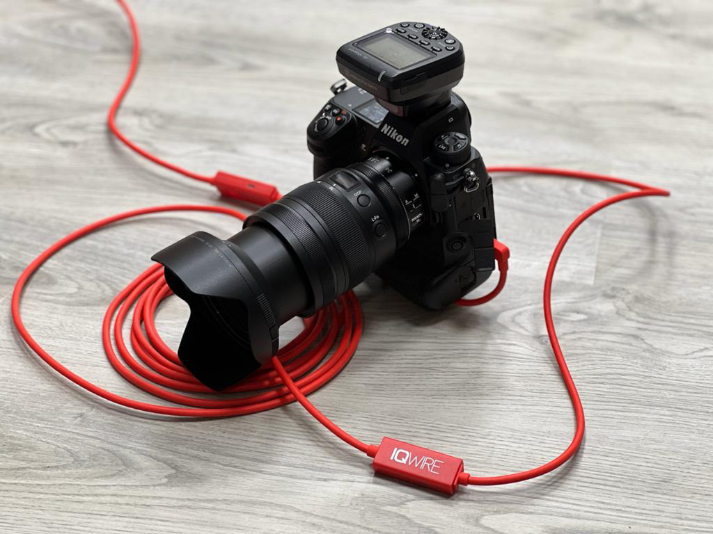 Nikon camera met IQwire tetherkabel 