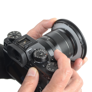 De ExpoDisc v3 kun je ook voor een kleinere lens gebruiken. 